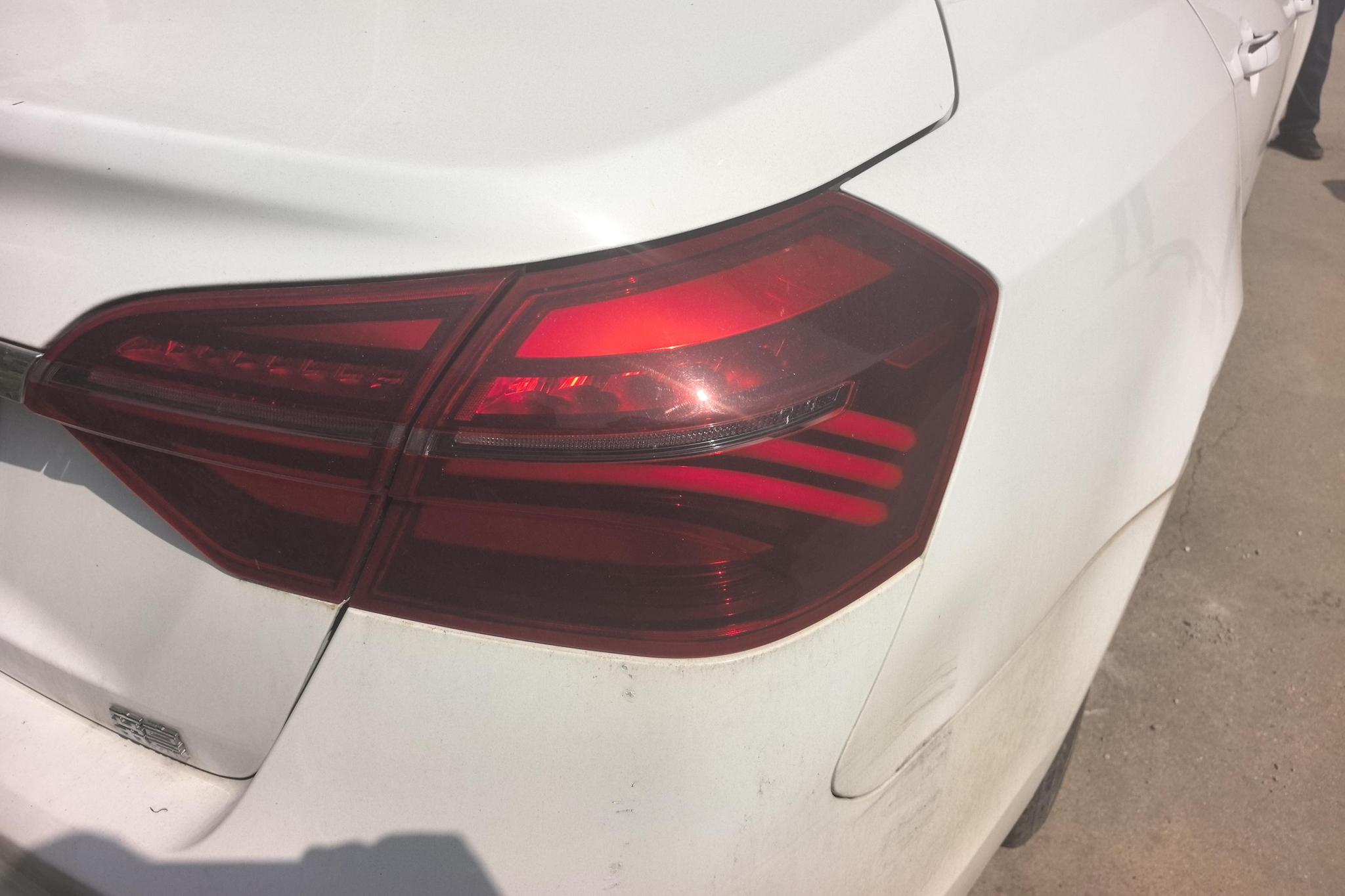 Geely Emgrand 2019 1.5L MT Luxury V