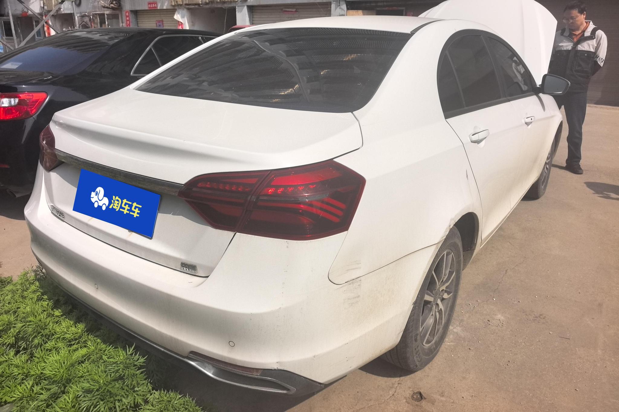 Geely Emgrand 2019 1.5L MT Luxury V