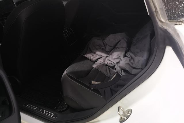 Volkswagen CC 2023 380 TSI — фото 17