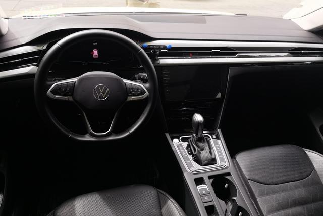 Volkswagen CC 2023 380 TSI — фото 14