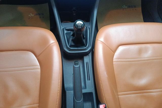Volkswagen Jetta 2017 1.4 L MT — фото 15