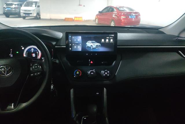 Toyota Corolla Cross 2023 2.0 L CVT — фото 10