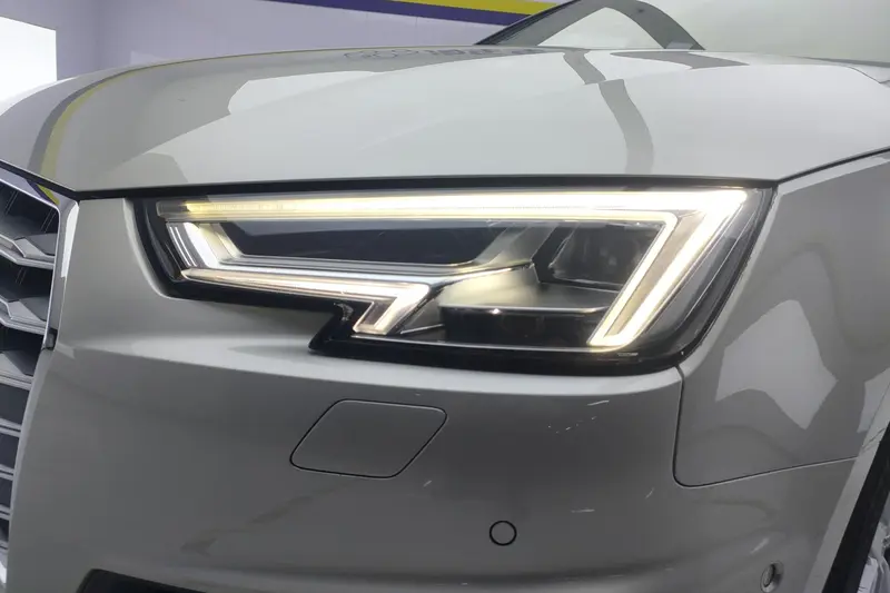 Audi A4L — фото 4