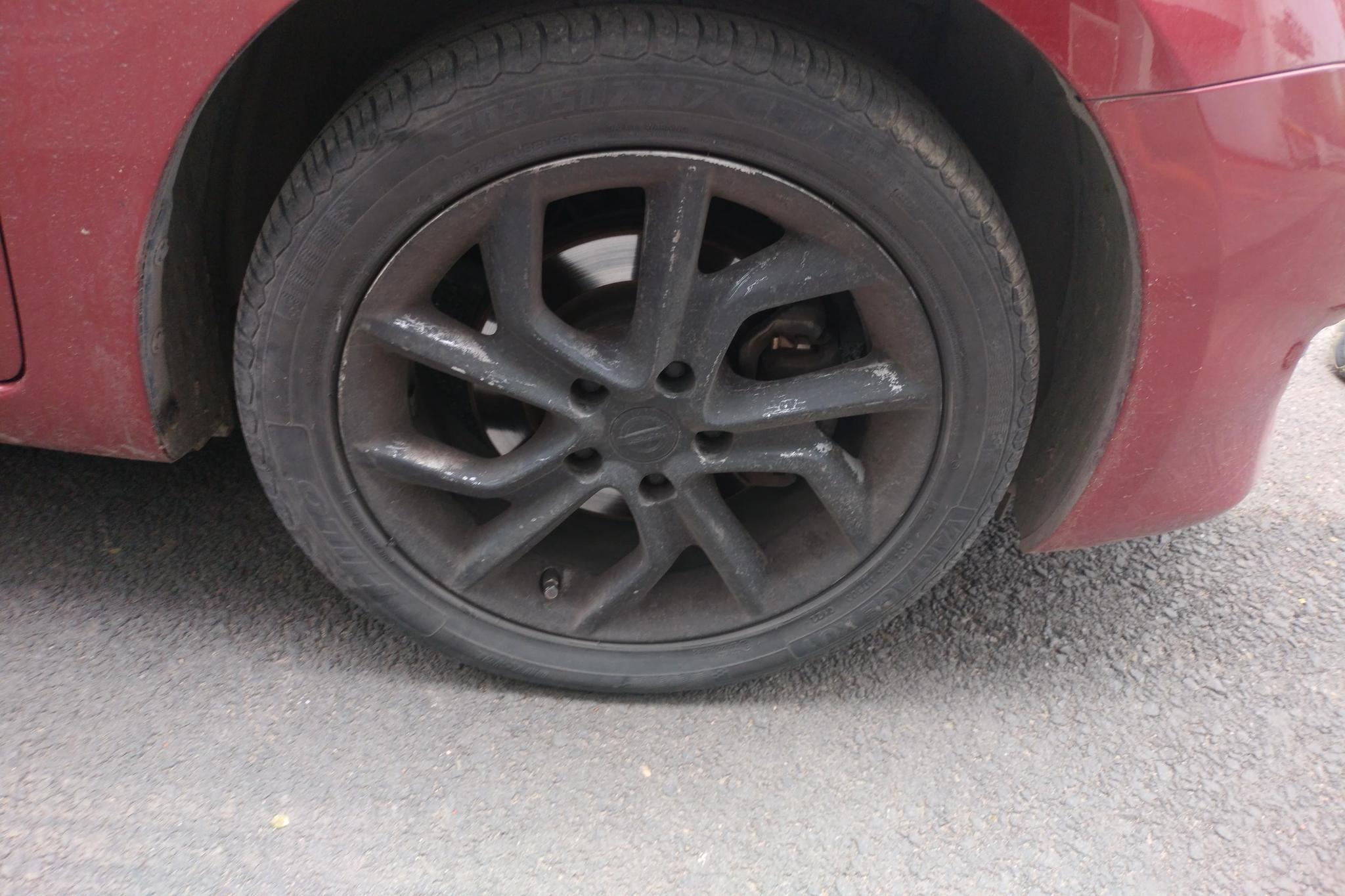 Nissan Tiida 2011 1.6T MT