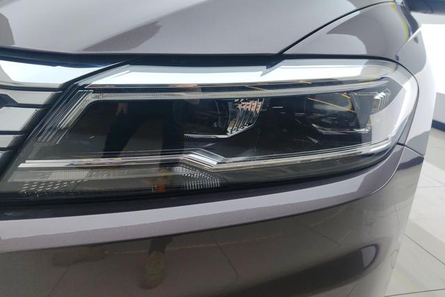 Volkswagen Lavida 2019 280 TSI DSG VI — фото 4