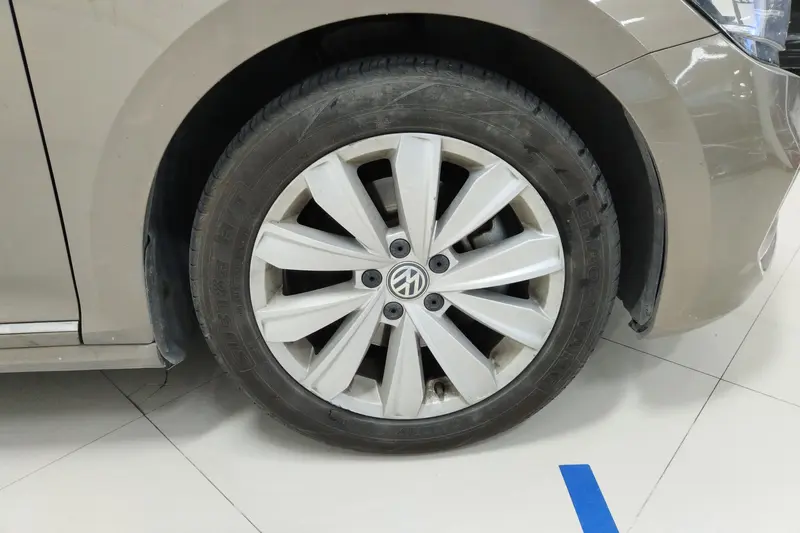 Volkswagen Passat — фото 6
