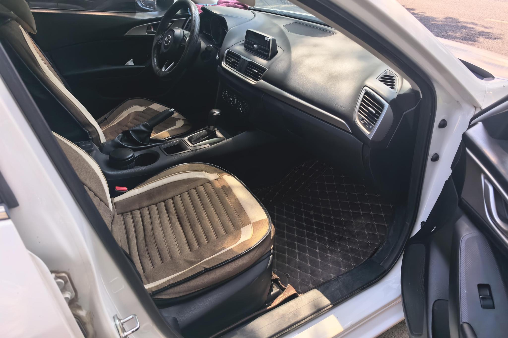 Mazda Mazda3 3 2017 1.5L AT Comfort V