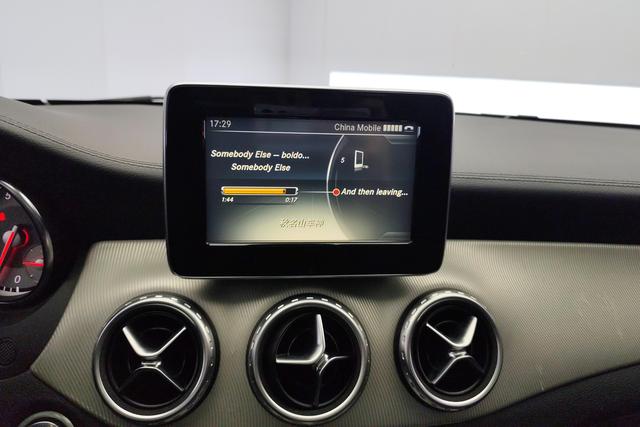 Mercedes-Benz GLA 2016 GLA 200 — фото 15