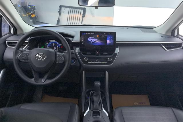 Toyota Corolla Cross 2023 2.0 L — фото 12