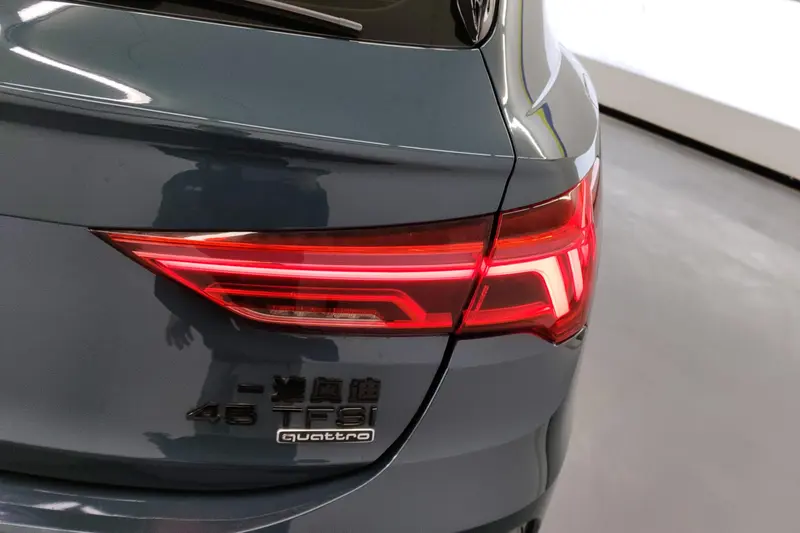 Audi Q 3 Sportback 45 TFSI quattro Special Edition — фото 5