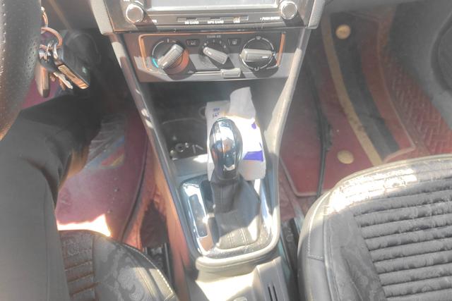 Volkswagen Santana 2015 1.6 L ATComfort — фото 15