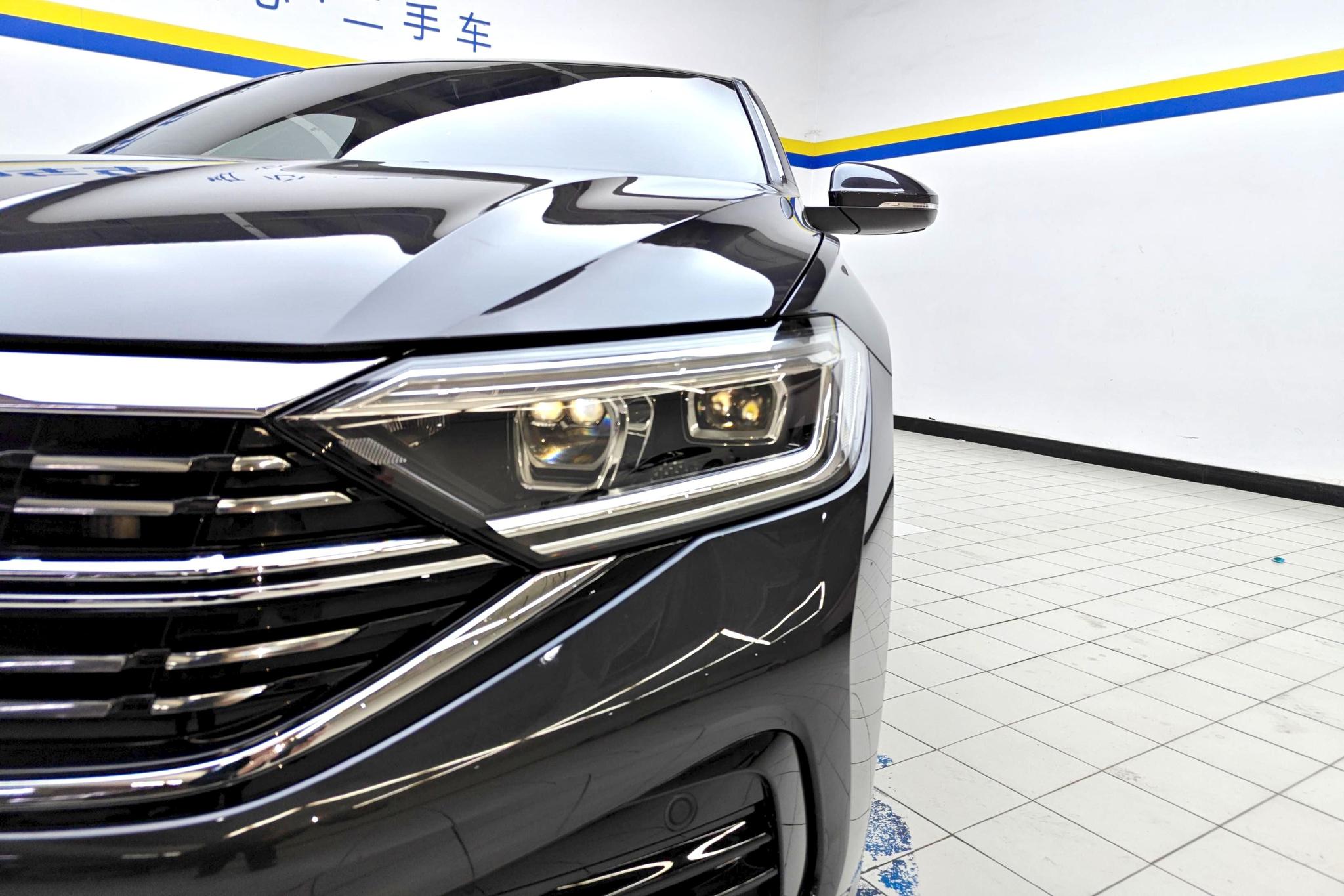 Volkswagen Sagitar 2023 300TSI DSG