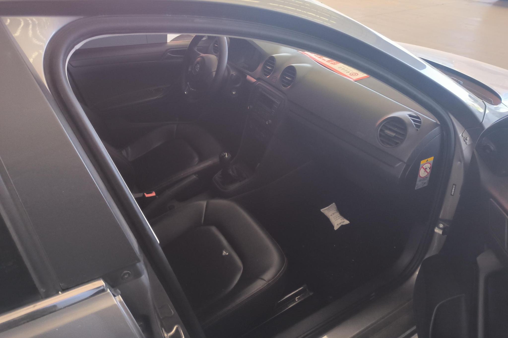Volkswagen Jetta 2015 1.6L MT Comfort