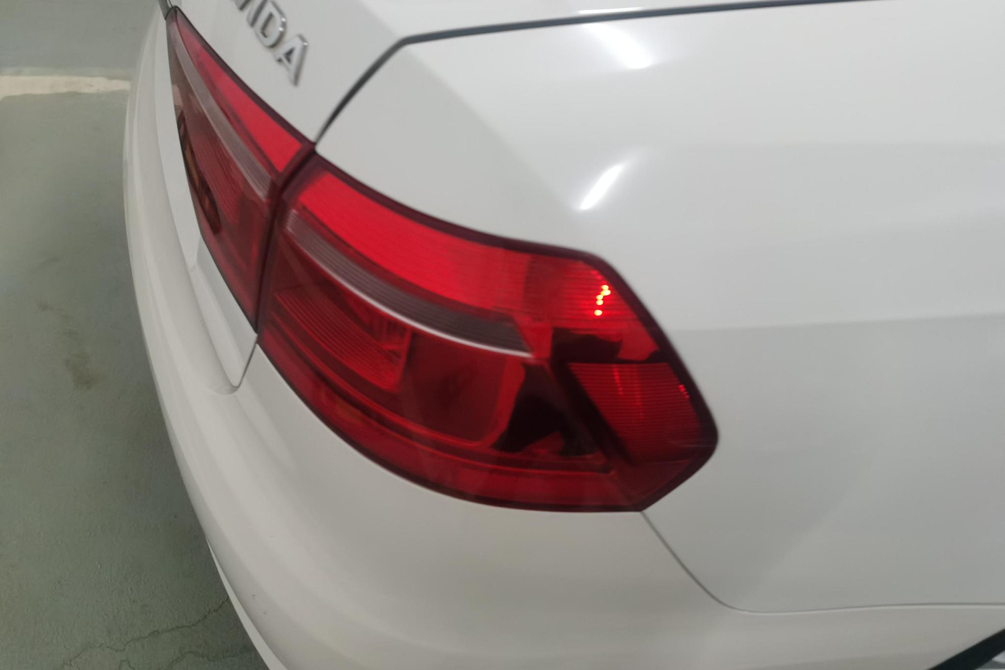 Volkswagen Lavida 2013 1.6L AT Luxury