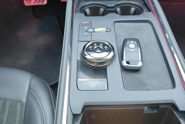 Ford Mondeo 2022 Eco Boost 245 Luxury — фото 15