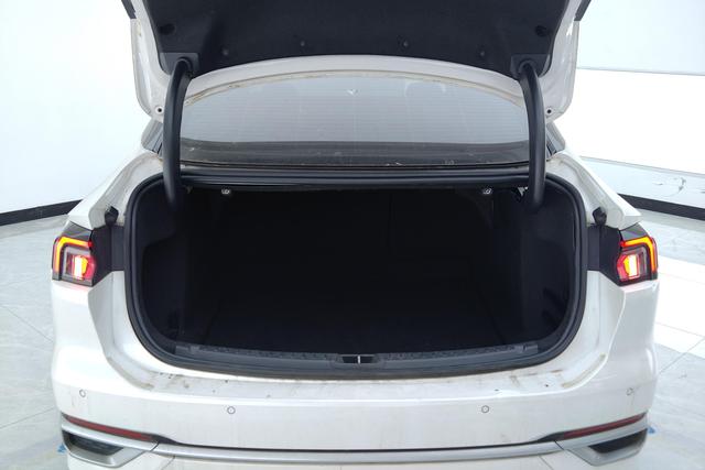 Ford Mondeo 2022 Eco Boost 245 Luxury — фото 17