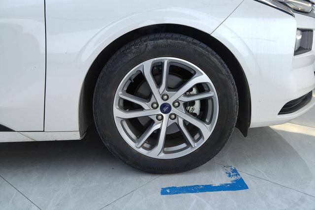 Ford Mondeo 2022 Eco Boost 245 Luxury — фото 10