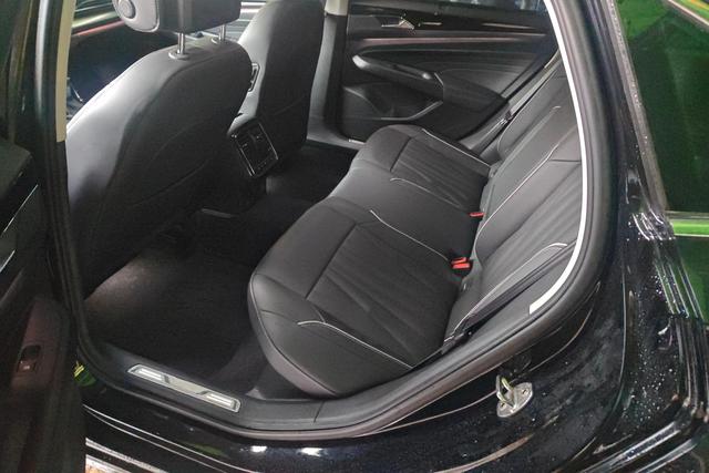 Volkswagen Passat id 4265039 из Китая 16