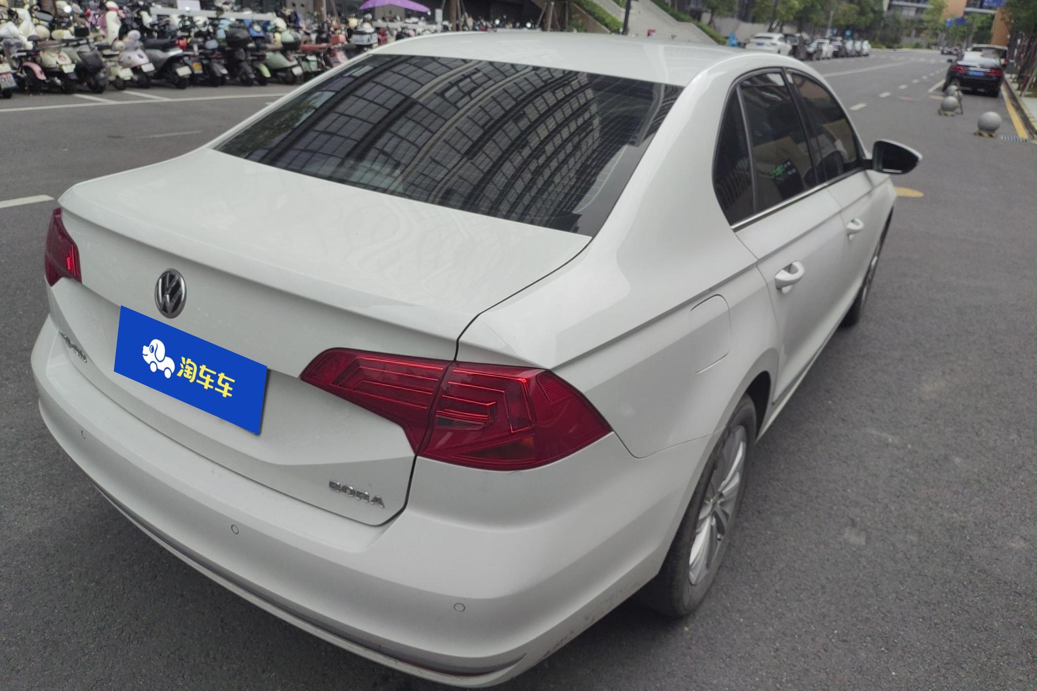 Volkswagen Bora 2016 1.6L AT Comfort