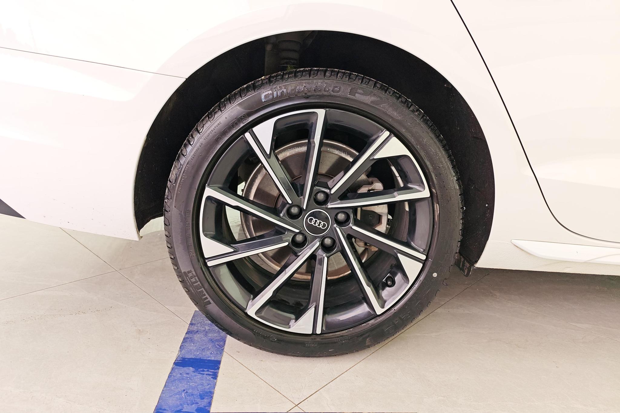 Audi A4L 2022 40 TFSI Fashion
