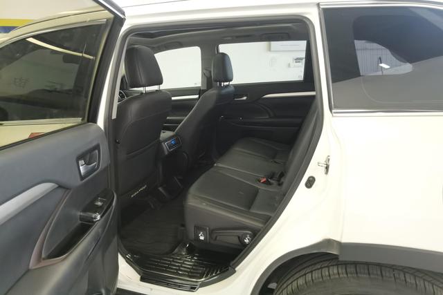 Toyota Highlander 2017 — фото 15