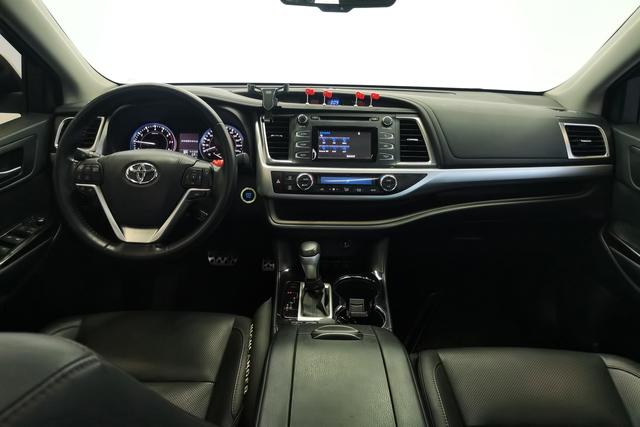 Toyota Highlander 2017 — фото 11