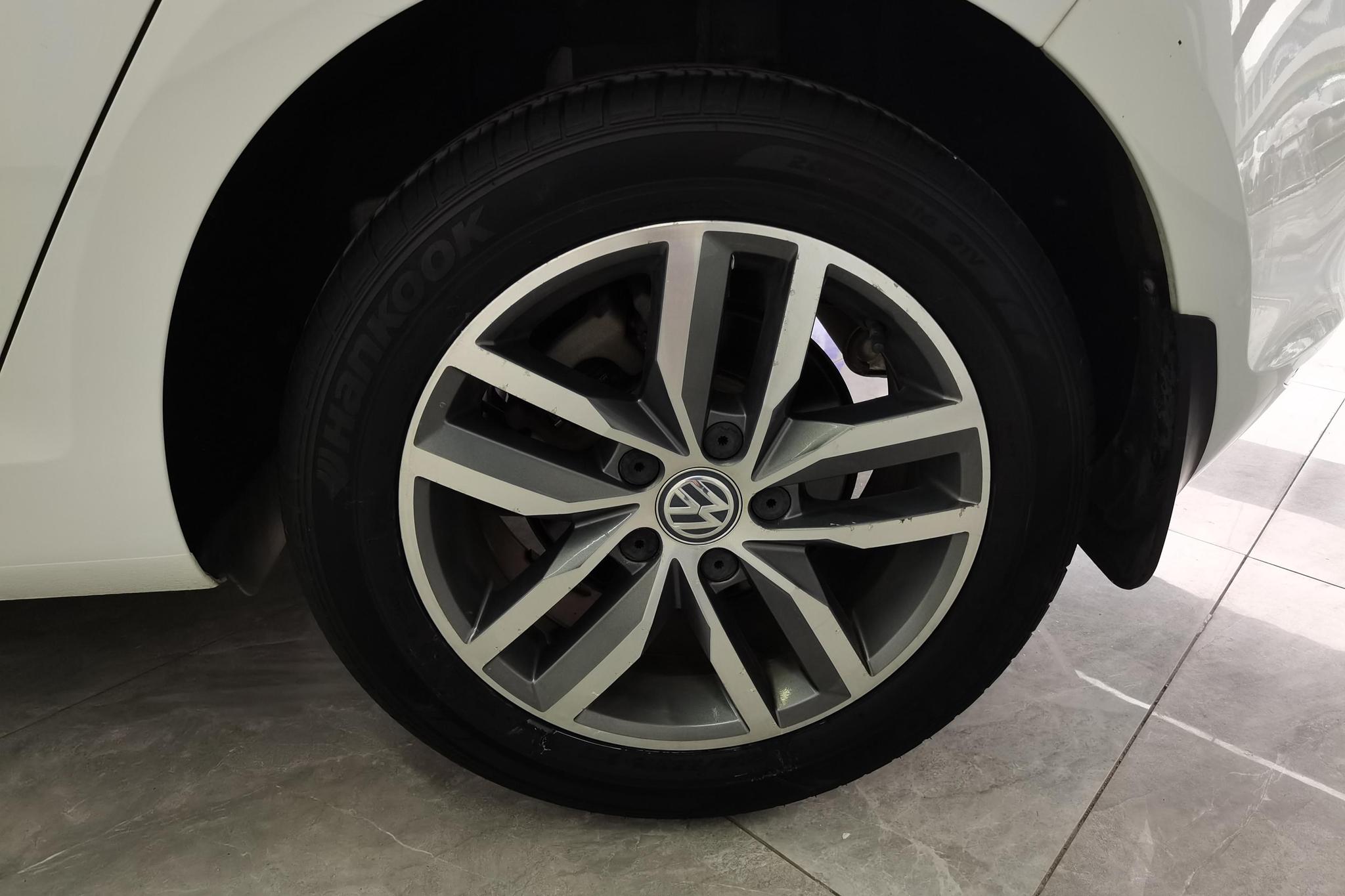 Volkswagen Golf 2016 230TSI AT Luxury