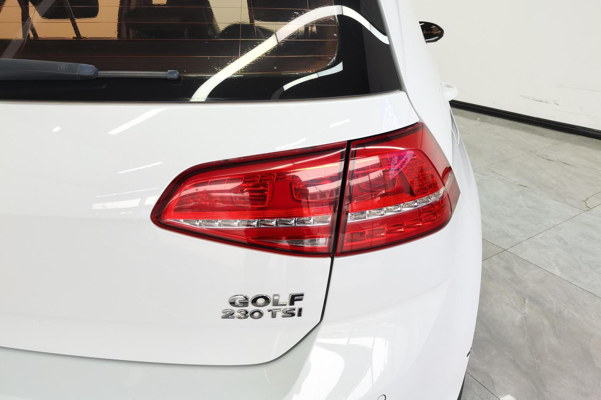 Volkswagen Golf 2016 230TSI AT Luxury