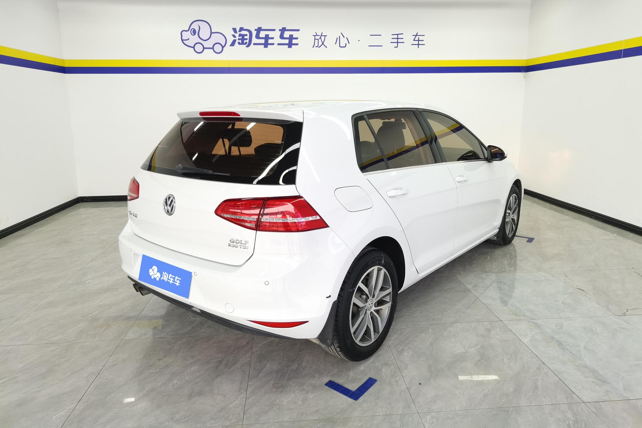 Volkswagen Golf 2016 230TSI AT Luxury