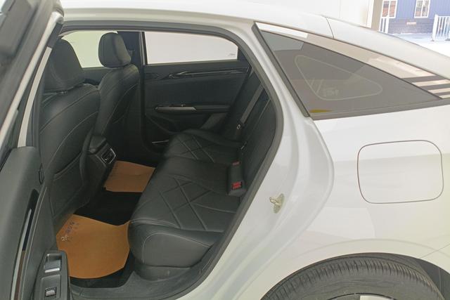 Geely Galaxy L6 2024 1.5 T DHT 125km PLUS — фото 16