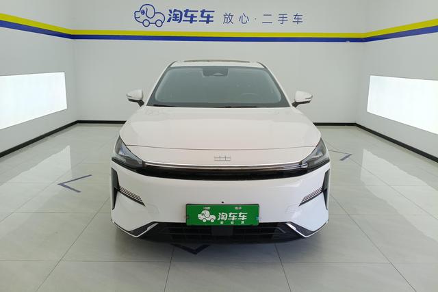 Geely Galaxy L6 2024 1.5 T DHT 125km PLUS — фото 2