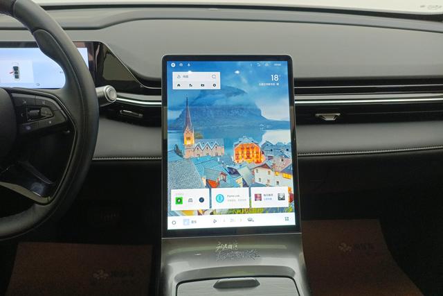Geely Galaxy L6 2024 1.5 T DHT 125km PLUS — фото 11