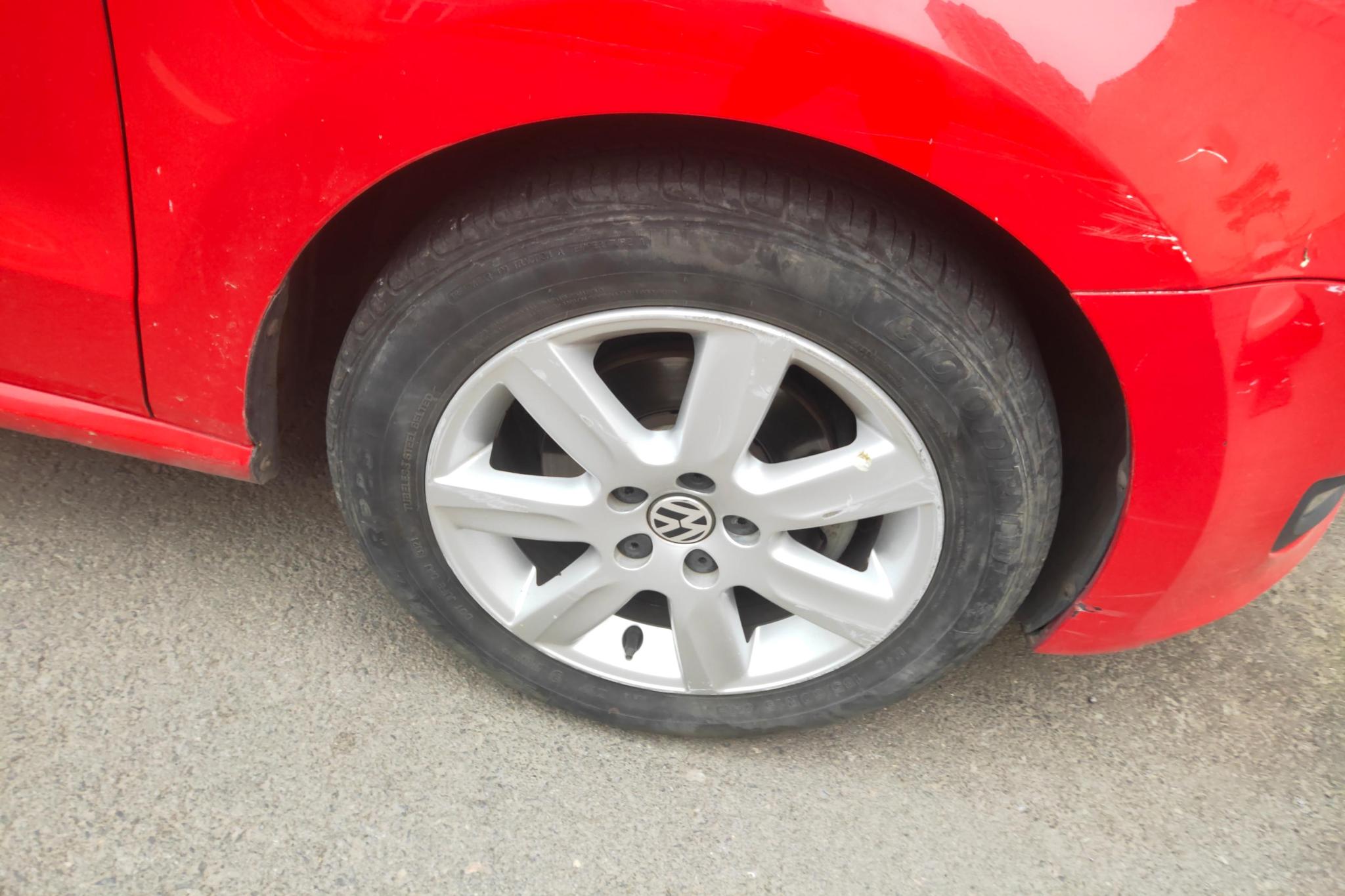 Volkswagen Polo 2013 1.4L AT Comfort