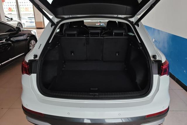 Audi Q3 2019 40 TFSI — фото 17