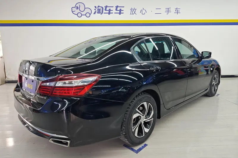Honda Accord — фото 3