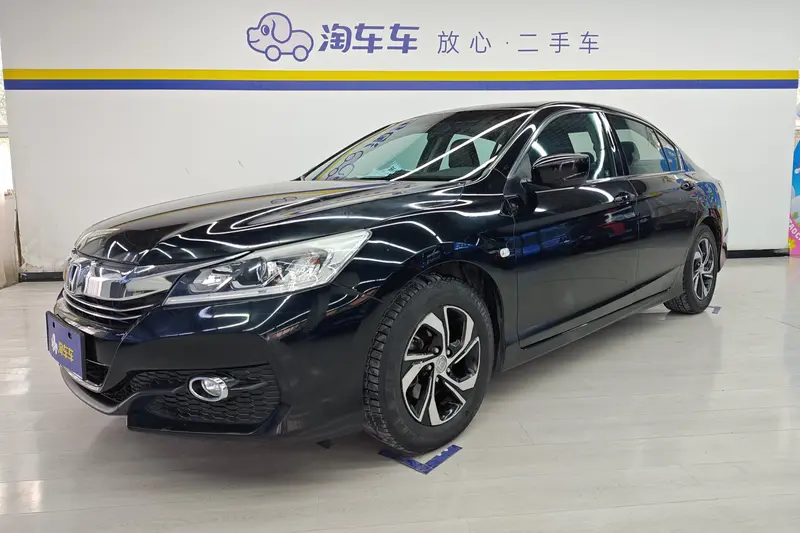 Honda Accord — фото 1