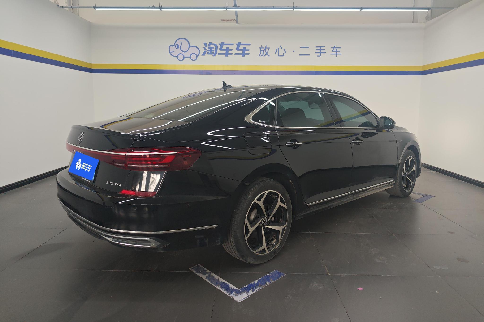 Volkswagen Passat 2023 330TSI Luxury