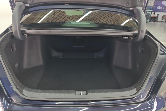Honda Accord 2023 — фото 17