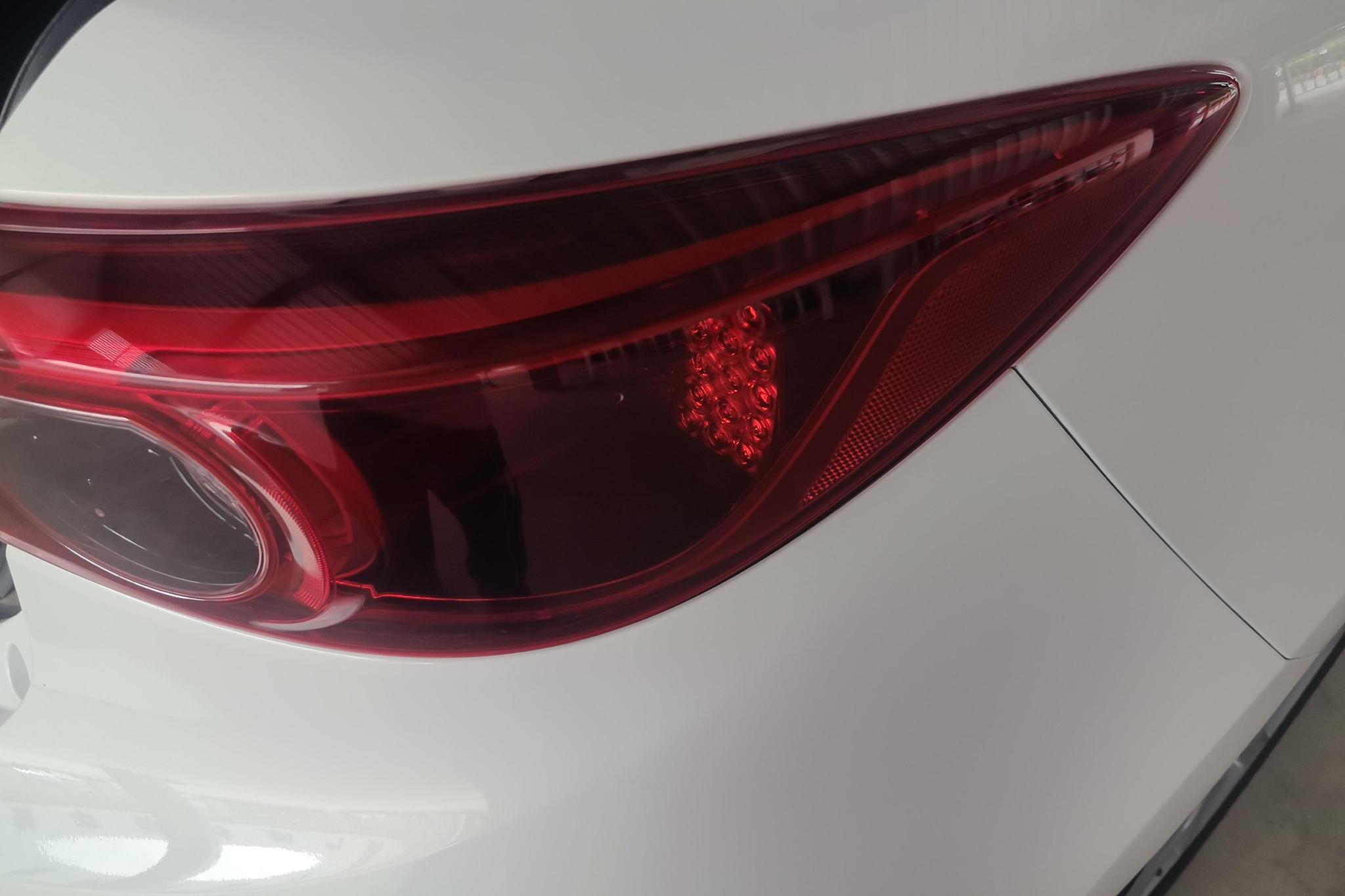 Mazda Mazda3 3 2017 2.0L AT Luxury V