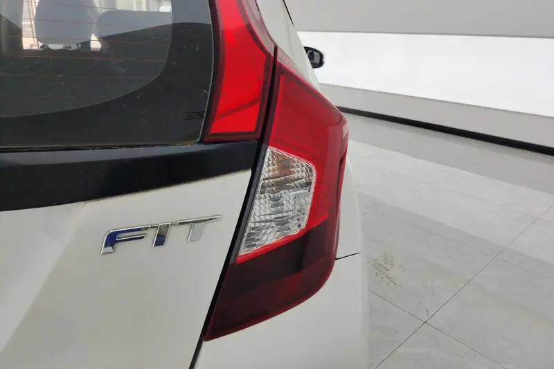 Honda Fit — фото 5