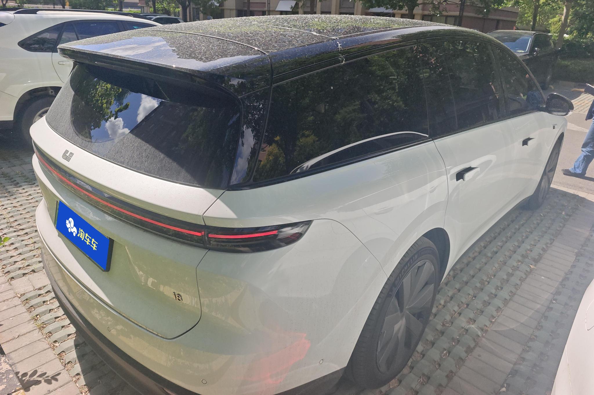 Li Auto i8 2025 Standard