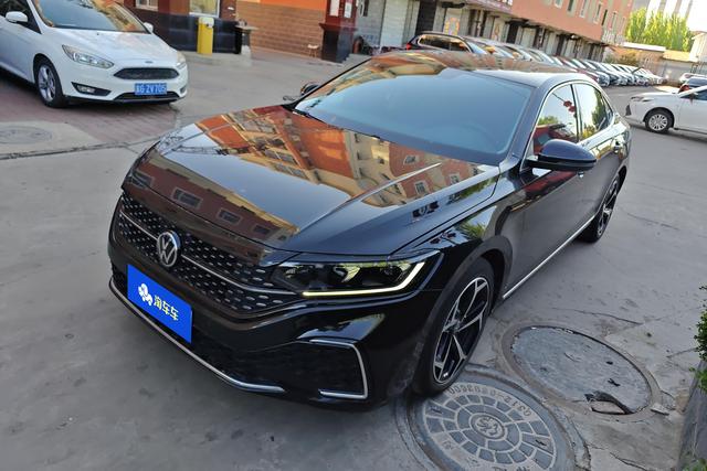 Volkswagen Passat 2023 330 TSI