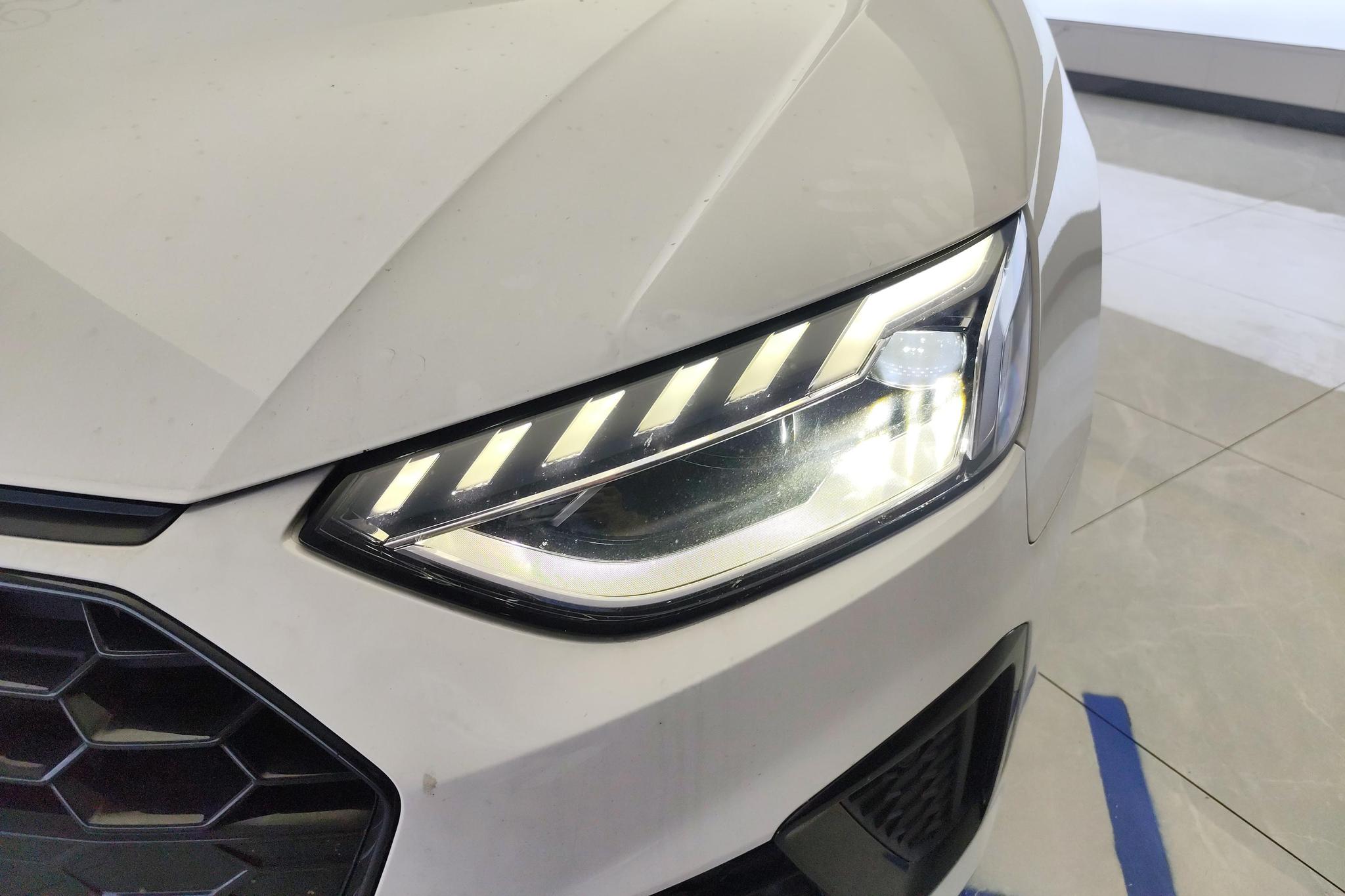 Audi A4L 2023 40 TFSI Luxury