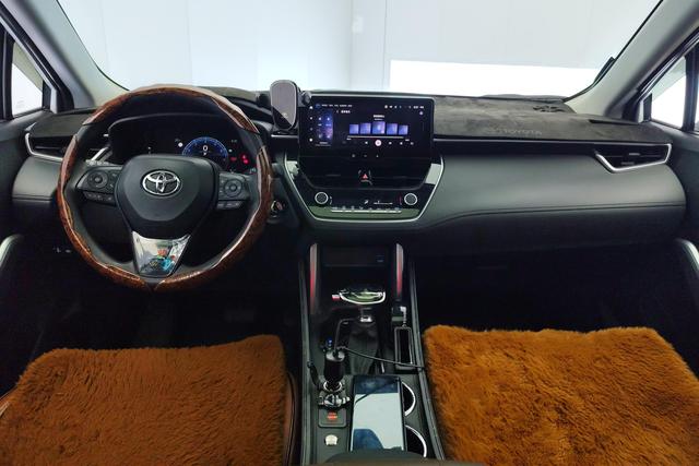 Toyota Corolla Cross 2023 2.0 L CVT — фото 13