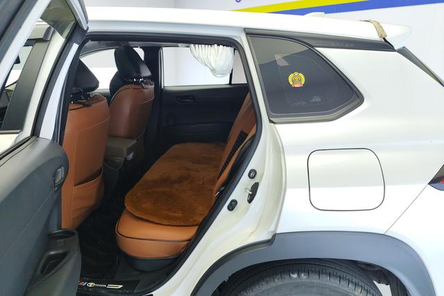 Toyota Corolla Cross 2023 2.0 L CVT — фото 15