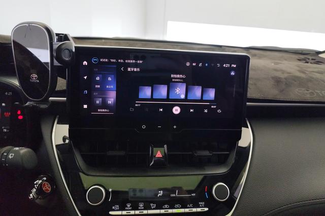 Toyota Corolla Cross 2023 2.0 L CVT — фото 12
