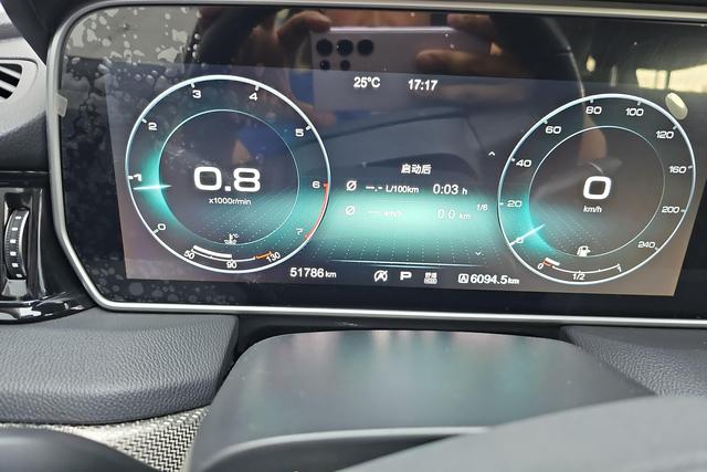 Hongqi HS5 2019 2.0 T 4 WD — фото 15