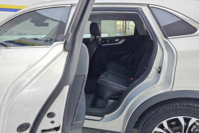 Hongqi HS5 2019 2.0 T 4 WD — фото 16