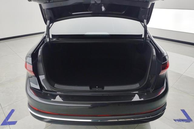 Volkswagen Sagitar 2026 3000 300 TSI DSG — фото 16
