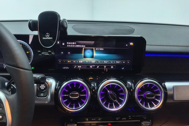 Mercedes-Benz GLB 2022 GLB 200 — фото 11